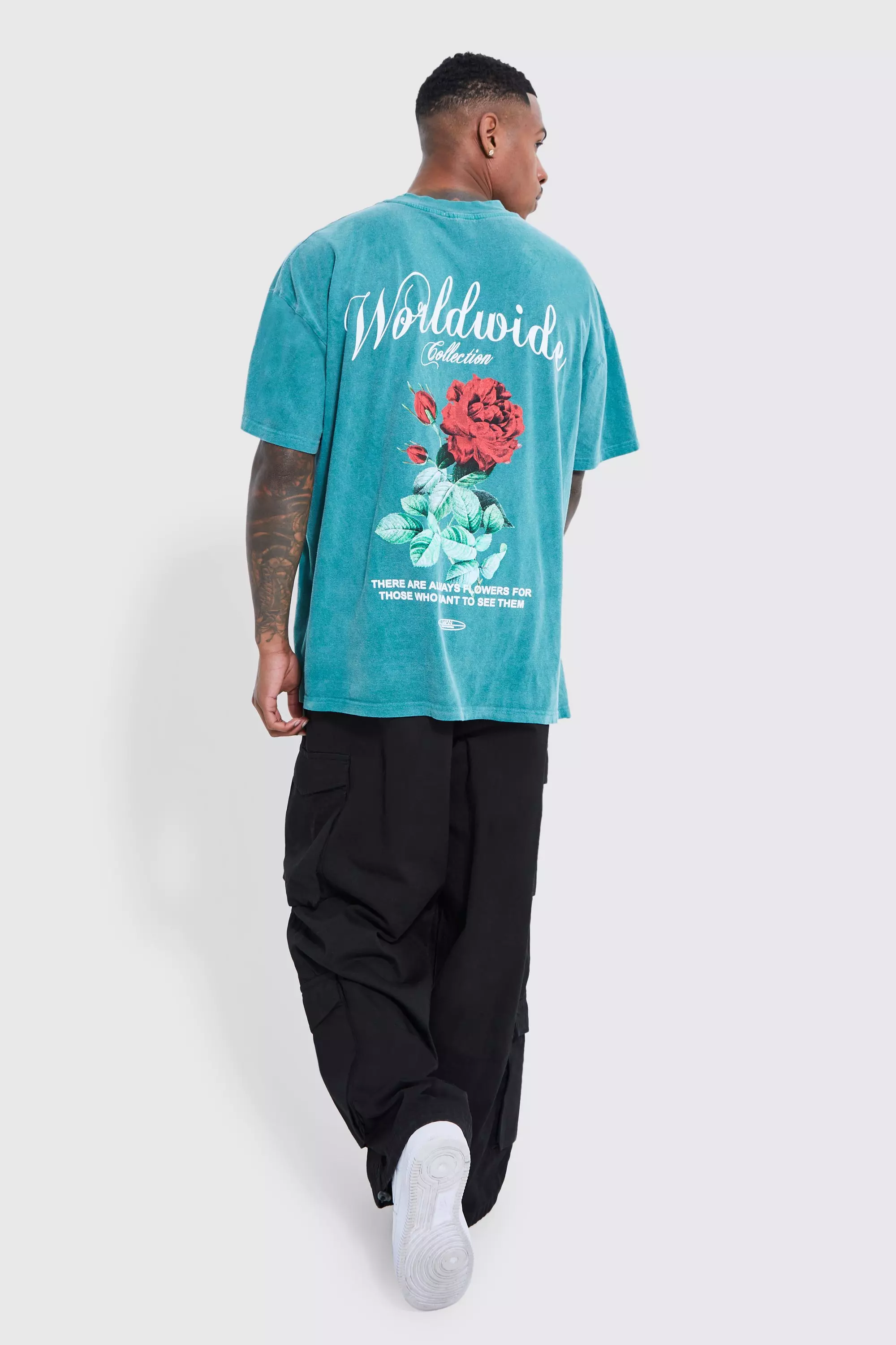 【boohoo】Worldwide グラフィック プリント Tシャツ Sky High Farm Workwear - スモール ワールド グラフィック T